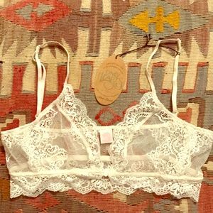 White lacey Only Hearts Bralette Size M